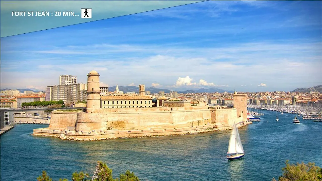 Coeur Vieux Port Tout Equipe Marseille 0*,  France